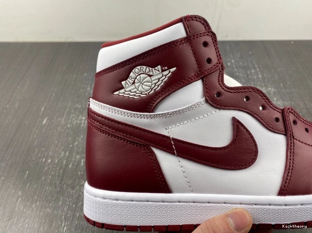 Kicktheory Jordan OG Air High Red DZ5485-160 1 Team 0807